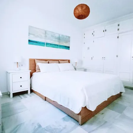 Apartment Garum, Luminoso Apartamento Con Parking Y Patio Privado *